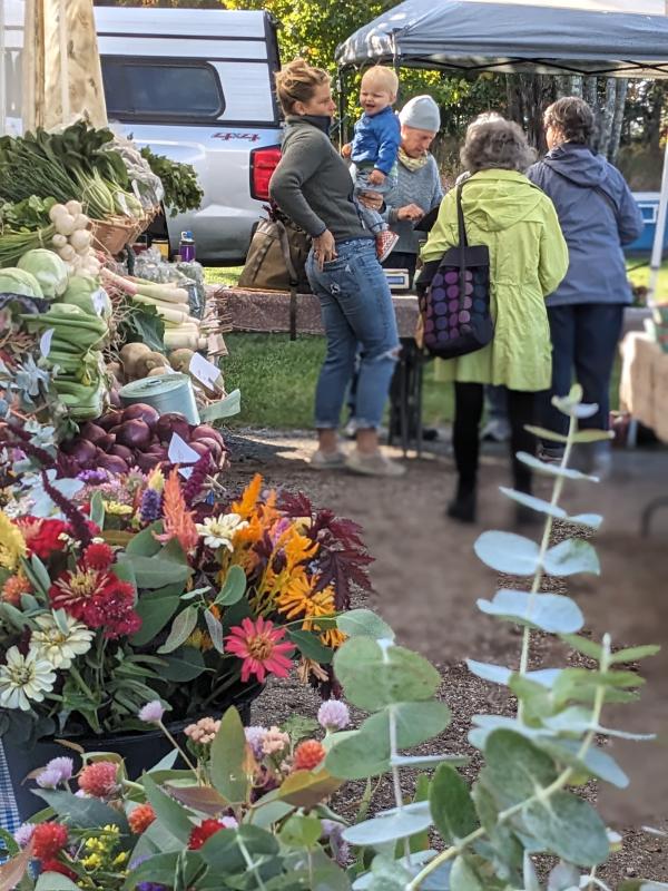CANDI JONETH/Boothbay Register Boothbay Farmer's Market. CANDI JONETH/Boothbay Register