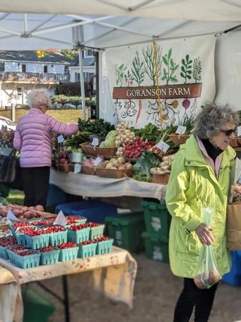 CANDI JONETH/Boothbay Register Boothbay Farmer's Market. CANDI JONETH/Boothbay Register