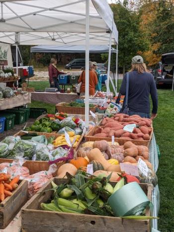 CANDI JONETH/Boothbay Register Boothbay Farmer's Market. CANDI JONETH/Boothbay Register