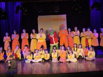 Whoville dance number with Santa Grinch. LISA KRISTOFF/Boothbay Register A Who dance number concludes. LISA KRISTOFF/Boothbay Register